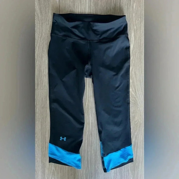 Under Armour Blue Capri Leggings Activewear Small - Picture 1 of 4